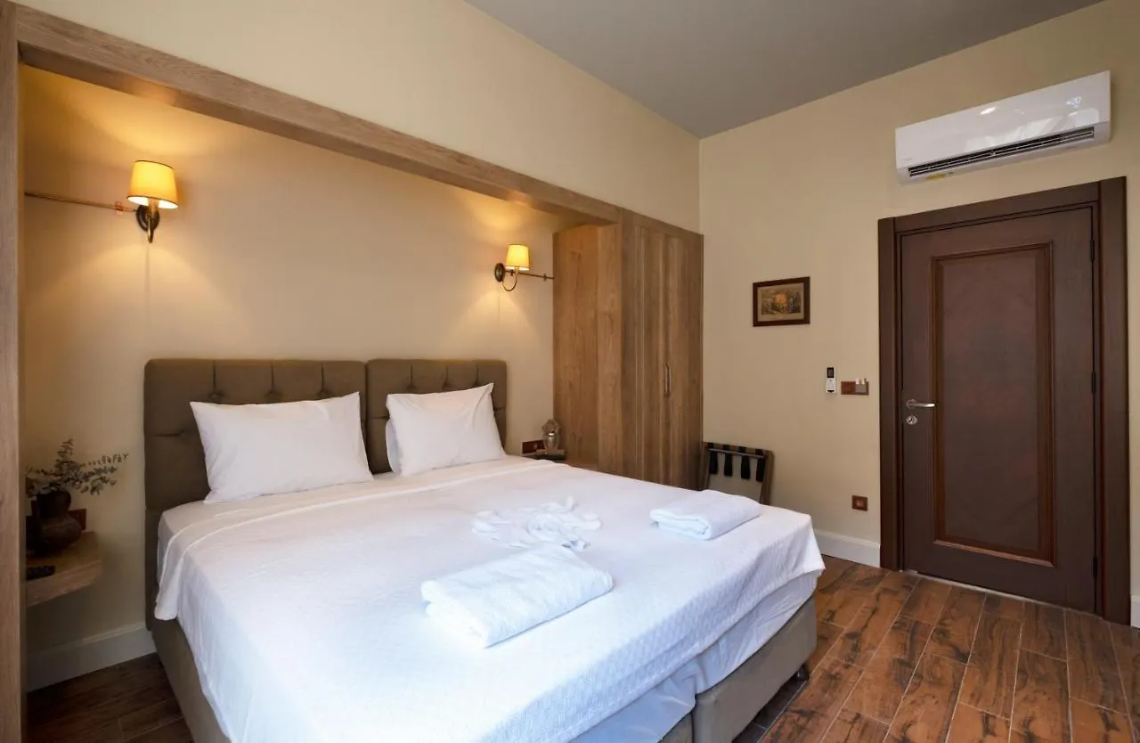 Apartment Level Suites - 201 Istanbul