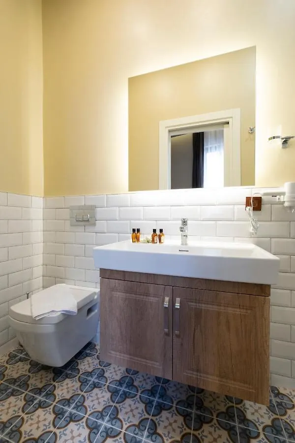Level Suites - 201 Istanbul